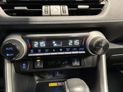 Photo 11 Toyota Rav4  2.5 Hybride 218ch Collection 2WD MY22