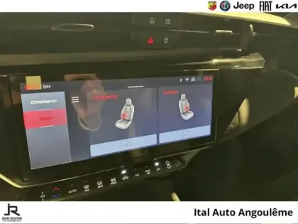 Photo 12 Alfa Romeo Junior  1.2 Ibrida 145ch Sport e-DCT6