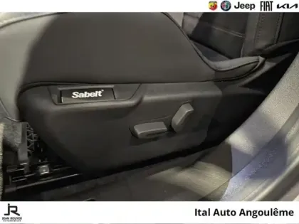 Photo 13 Alfa Romeo Junior  1.2 Ibrida 145ch Sport e-DCT6