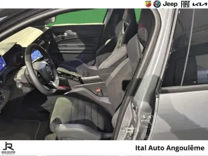 Photo 8 Alfa Romeo Junior  1.2 Ibrida 145ch Sport e-DCT6