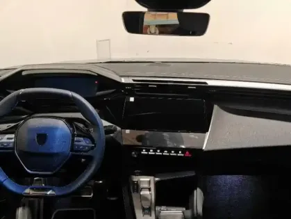 Photo 8 Peugeot 408  Hybrid 145ch GT Exclusive e-DCS6