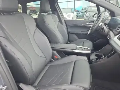 Photo 14 BMW Serie 2 Série 2 ActiveTourer 218i 136ch M Sport DKG7