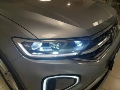 Photo 8 Volkswagen T-roc  1.5 TSI EVO 150ch Style DSG7