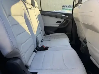 Photo 9 Volkswagen Tiguan allspace  2.0 TDI 150ch R-Line DSG7