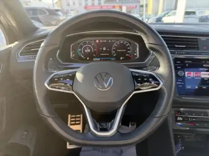 Photo 12 Volkswagen Tiguan allspace  2.0 TDI 150ch R-Line DSG7