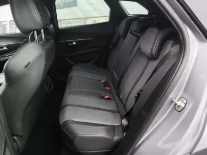 Photo 18 Peugeot 3008  Hybrid 180 e-EAT8