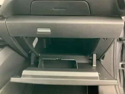 Photo 27 Citroën C4 e- 136 ch Automatique