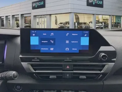 Photo 17 Citroën C4 e- 136 ch Automatique