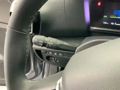 Photo 20 Citroën C4 e- 136 ch Automatique