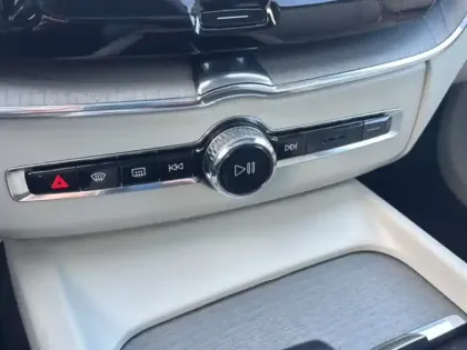 Photo 33 Volvo Xc60  T6 Recharge AWD 253 ch + 145 ch Geartronic 8