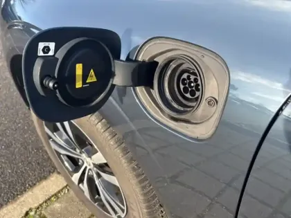 Photo 8 Volvo Xc60  T6 Recharge AWD 253 ch + 145 ch Geartronic 8