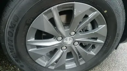 Photo 14 Peugeot 2008  PureTech 130 S&S EAT8