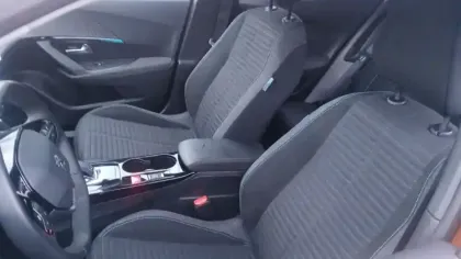 Photo 42 Peugeot 2008  PureTech 130 S&S EAT8