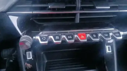 Photo 20 Peugeot 2008  PureTech 130 S&S EAT8