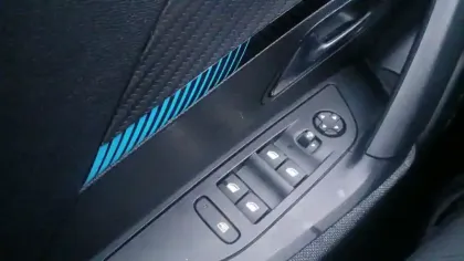 Photo 58 Peugeot 2008  PureTech 130 S&S EAT8