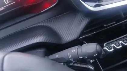 Photo 56 Peugeot 2008  PureTech 130 S&S EAT8