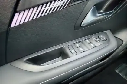 Photo 22 Peugeot 208  100 S&S BVM6