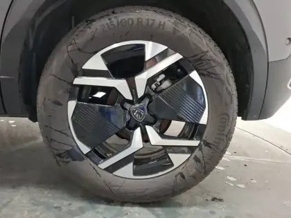 Photo 9 Peugeot 2008  Hybrid 136 e-DCS6