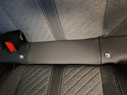 Photo 36 Peugeot 2008  Hybrid 136 e-DCS6