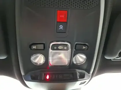 Photo 32 Peugeot 2008  Hybrid 136 e-DCS6