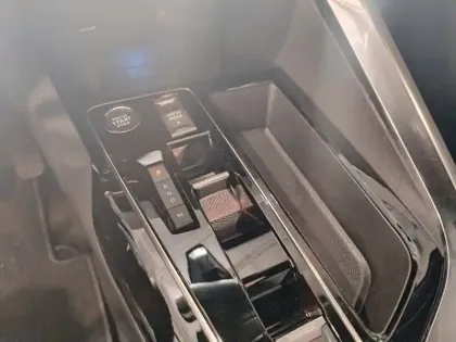 Photo 11 Peugeot 3008  Hybrid 136 e-DCS6