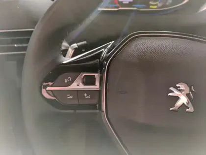 Photo 22 Peugeot 3008  Hybrid 136 e-DCS6