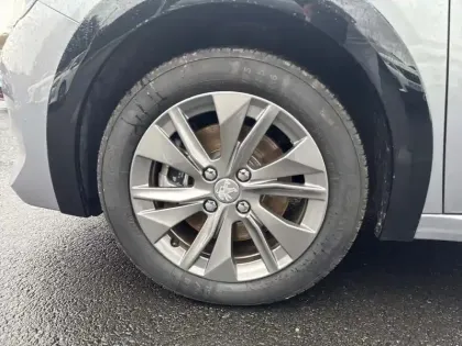 Photo 8 Peugeot 208  Electrique 50 kWh 136ch