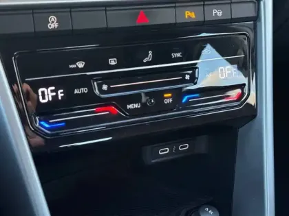 Photo 49 Volkswagen T-roc  1.0 TSI 110 Start/Stop BVM6