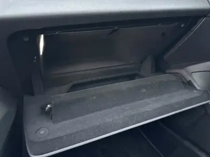 Photo 27 Peugeot 308  BlueHDi 130ch S&S EAT8