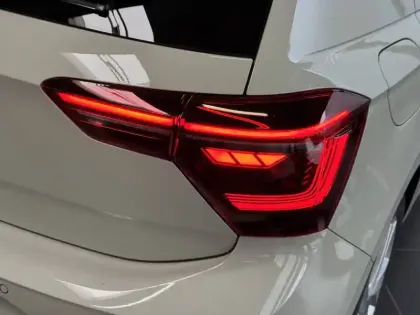 Photo 24 Volkswagen Polo  1.0 TSI 95 S&S DSG7