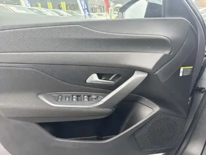 Photo 24 Peugeot 308  Hybrid 145 e-DCS6