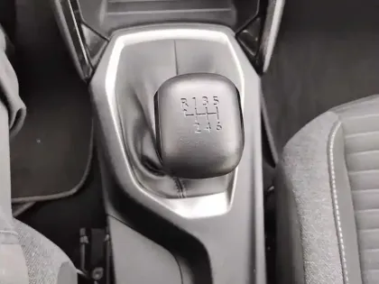 Photo 11 Peugeot 2008  PureTech 100 S&S BVM6