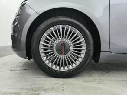 Photo 8 Fiat 500  3+1 e 118 ch