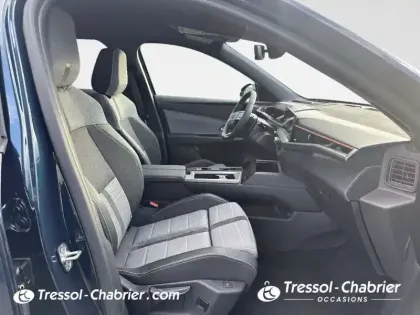 Photo 17 Opel Grandland  1.2 Turbo Hybrid 145 ch e-DCT6