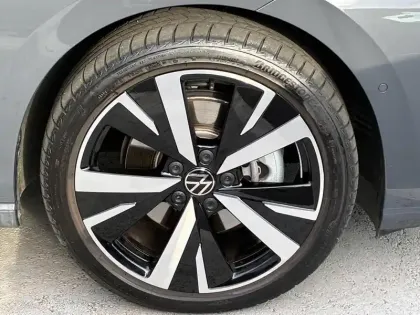 Photo 27 Volkswagen Golf  1.5 eHybrid 204 DSG6