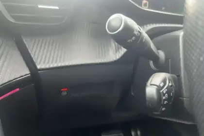 Photo 35 Peugeot 2008  Moteur électrique 136 ch