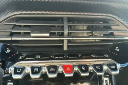 Photo 16 Peugeot 2008  Moteur électrique 136 ch