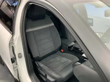 Photo 18 Citroën C4 e- 136 ch Automatique