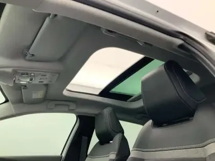 Photo 24 Citroën C4 e- 136 ch Automatique