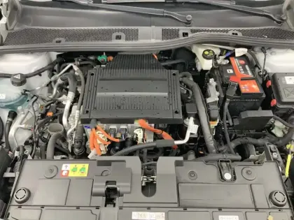 Photo 26 Citroën C4 e- 136 ch Automatique