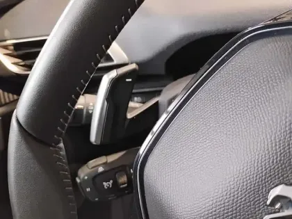 Photo 20 Peugeot 3008  Hybrid 180 e-EAT8