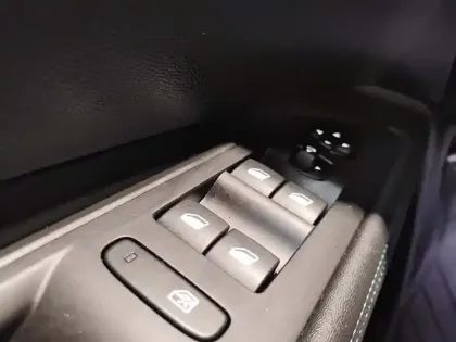 Photo 23 Peugeot 3008  Hybrid 180 e-EAT8