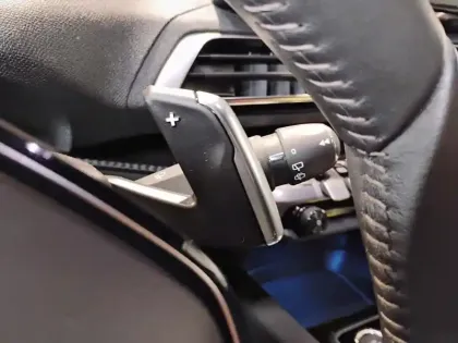 Photo 21 Peugeot 3008  Hybrid 180 e-EAT8