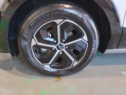 Photo 8 Kia Niro  1.6 GDi 141 ch HEV DCT6