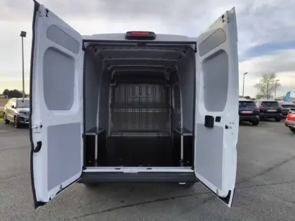 Photo 45 Citroën Jumper  FOURGON TOLE 33 L2H2 140 S&S BVM6