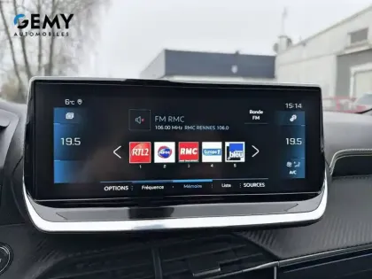 Photo 12 Peugeot 2008  PureTech 130 S&S BVM6