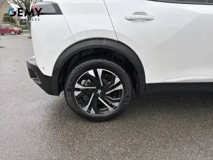 Photo 19 Peugeot 2008  PureTech 130 S&S BVM6