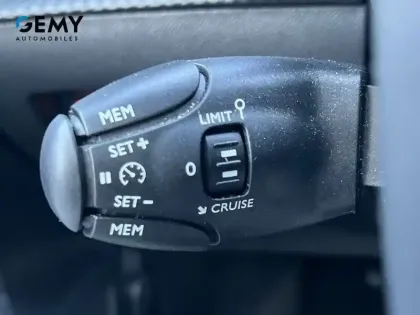 Photo 20 Peugeot 208  PureTech 100 S&S EAT8