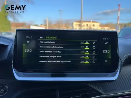 Photo 16 Peugeot 208  PureTech 100 S&S EAT8