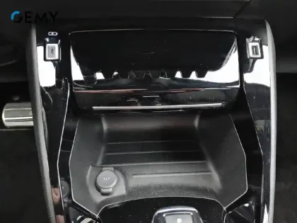 Photo 76 Peugeot 2008  PureTech 130 S&S EAT8